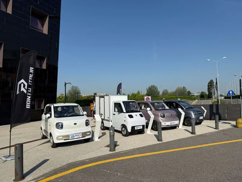 Bontu lanza con éxito su nueva gama de vehículos eléctricos en el Hotel NH de Milán