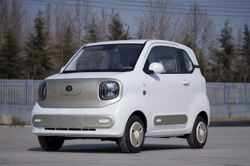 ¿Qué hace que el miniauto eléctrico EEC COC sea una opción inteligente y elegante para los desplazamientos urbanos?